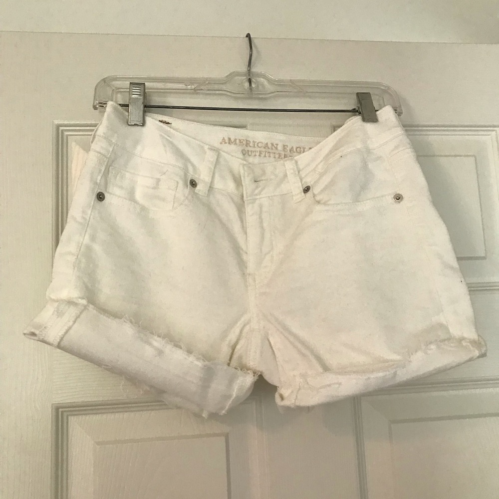 American Eagle Midi white shorts (size 4)